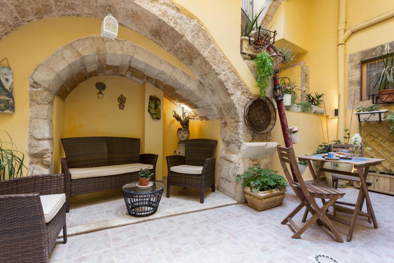 Casa Nagale- Una Suite Di Charme Nel Cuore Di Ortigia A 50 Mt Dal Mare Syracuse Екстер'єр фото