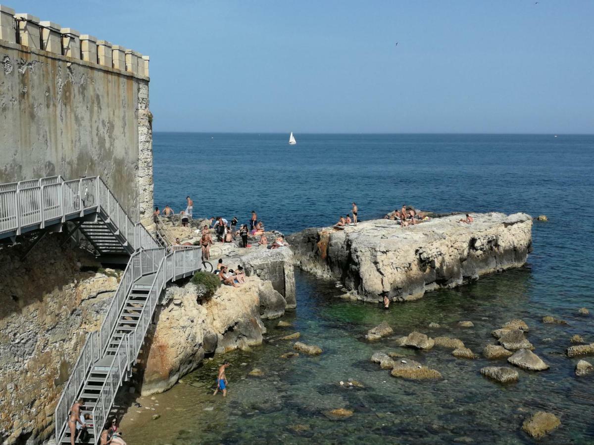 Casa Nagale- Una Suite Di Charme Nel Cuore Di Ortigia A 50 Mt Dal Mare Syracuse Екстер'єр фото