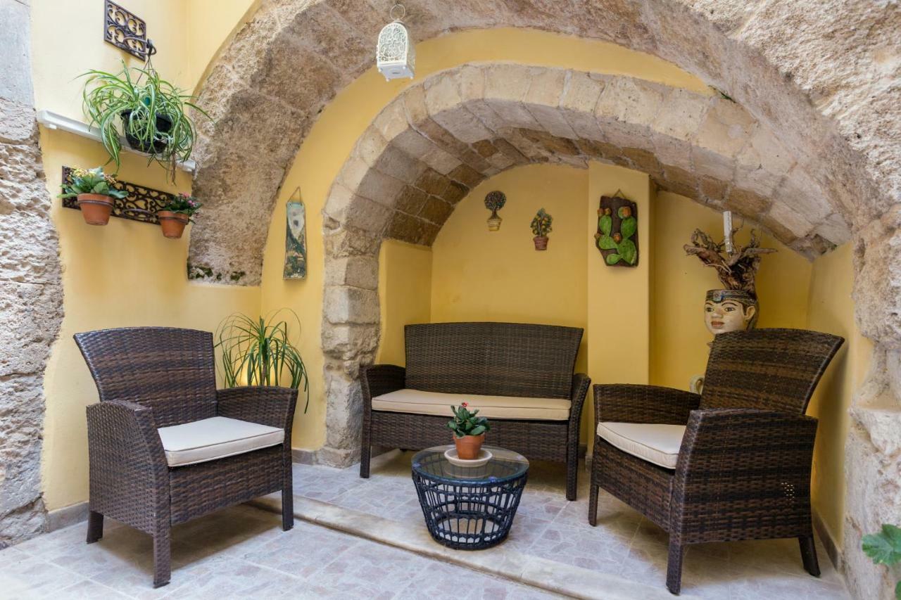 Casa Nagale- Una Suite Di Charme Nel Cuore Di Ortigia A 50 Mt Dal Mare Syracuse Екстер'єр фото