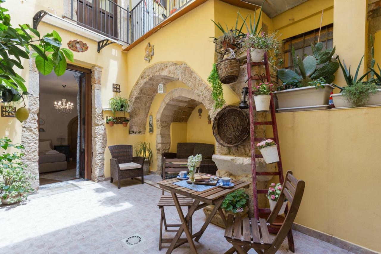 Casa Nagale- Una Suite Di Charme Nel Cuore Di Ortigia A 50 Mt Dal Mare Syracuse Екстер'єр фото