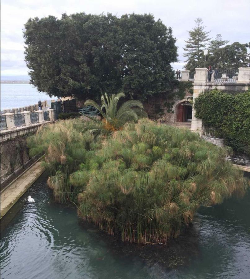 Casa Nagale- Una Suite Di Charme Nel Cuore Di Ortigia A 50 Mt Dal Mare Syracuse Екстер'єр фото