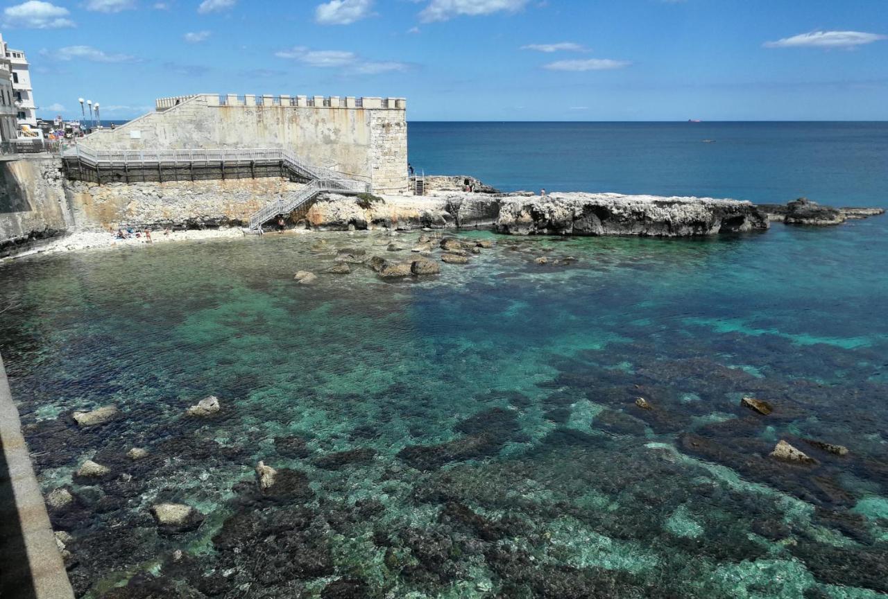 Casa Nagale- Una Suite Di Charme Nel Cuore Di Ortigia A 50 Mt Dal Mare Syracuse Екстер'єр фото